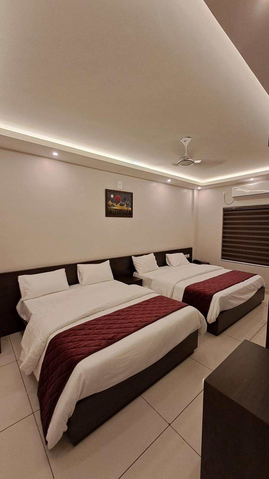Capital Square Aparthotel Erattupetta Exterior photo